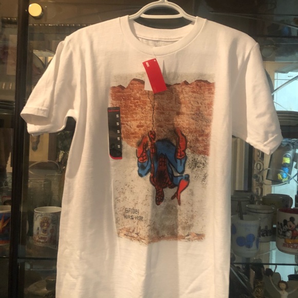 HP🕷NWT 🕷Spider Man Shirt. For Men Or Boys 🕷 - Picture 7 of 10